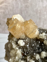 Load image into Gallery viewer, Sandwich Calcite on Quartz (Q)
