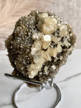 Load image into Gallery viewer, Sandwich Calcite on Quartz (P)
