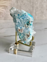 Load image into Gallery viewer, Shattuckite crystal, Shattuckite and Quartz mineral specimen, Shattuckite in Quartz, side detail
