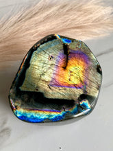 Load image into Gallery viewer, labradorite crystal, labradorite freeform, rainbow labradorite, detail
