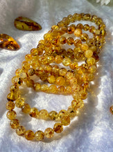 Load image into Gallery viewer, Flower Amber Bracelet
