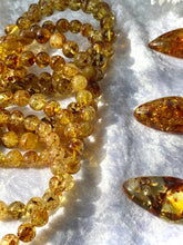 Load image into Gallery viewer, Flower Amber Bracelet
