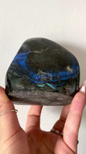 Load and play video in Gallery viewer, labradorite crystal, labradorite freeform, rainbow labradorite, video
